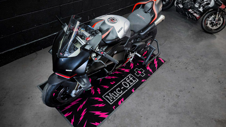 Muc-Off 21609 – Mimořádně savá podložka pod motocykl