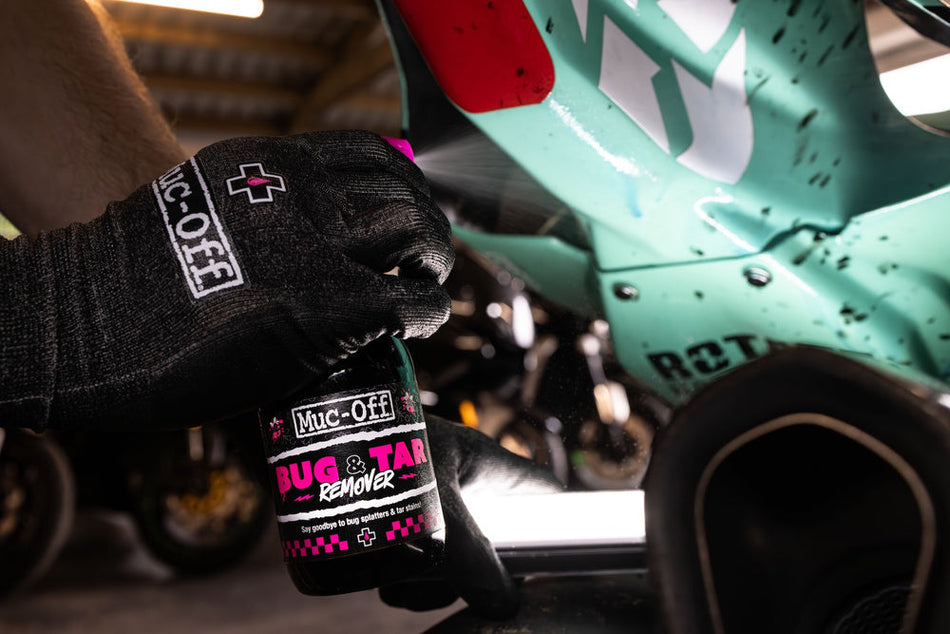 Muc-Off 20985 - Odstraňovač hmyzu a dehtu 250ml - Odstraňovač hmyzu a dehtu pro odstranění hmyzu a zbytků asfaltu z motocyklu