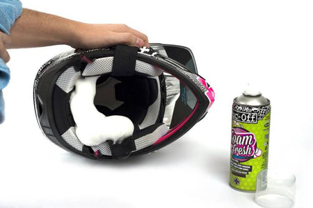 Muc-Off 199 - Osvěžující pěna na helmu, boty a rukavice na motorku - 400ml - Foam Fresh