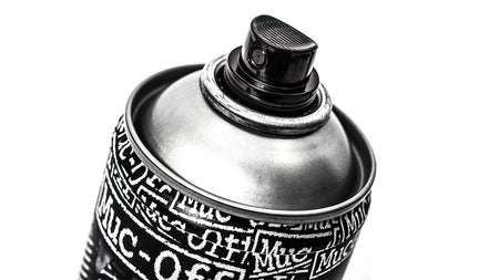 Muc-Off 627 - lešticí a voskovací sprej Speed Polish pro všechny povrchy - 400 ml