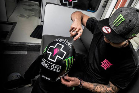 Muc-Off 212 - Čistič přileb a brýlí - 32 ml - Čistič přileb a brýlí