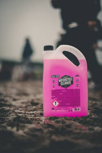 Muc-Off 667 - Biologicky odbouratelný čistič motocyklů s nanotechnologií - 5l - Nano Tech čistič motocyklů
