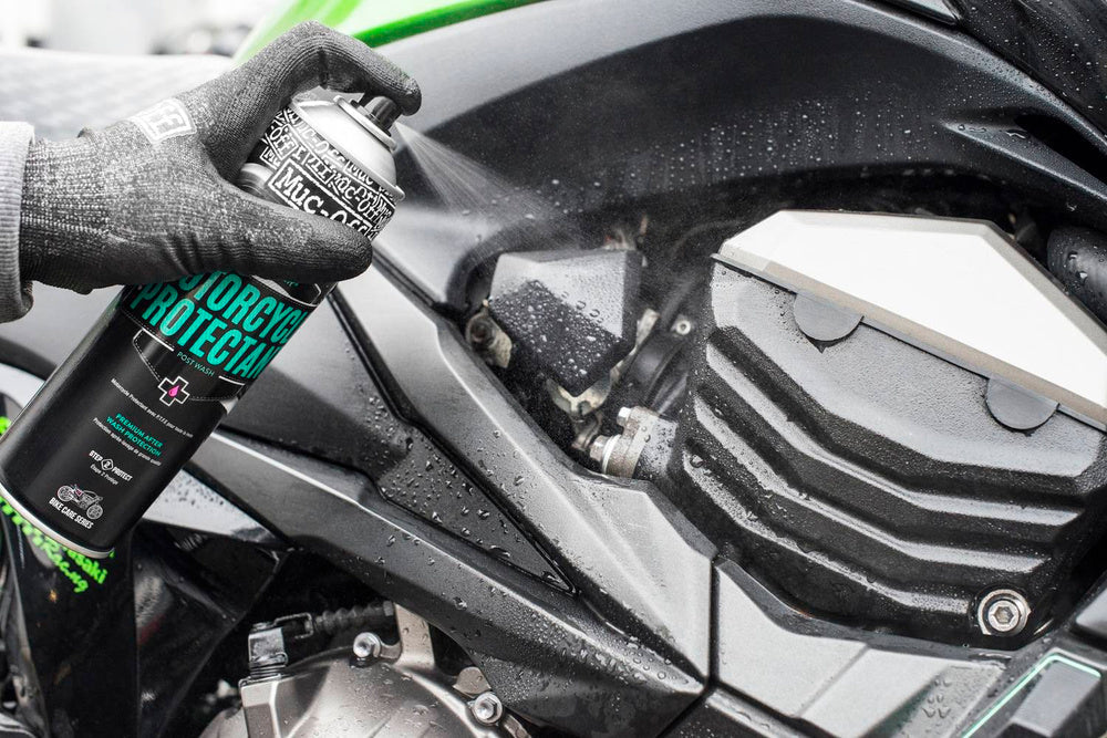 Muc-Off 608 - Ochranný prostředek na motocykly k ochraně jakéhokoli povrchu mezi mytím - 500 ml