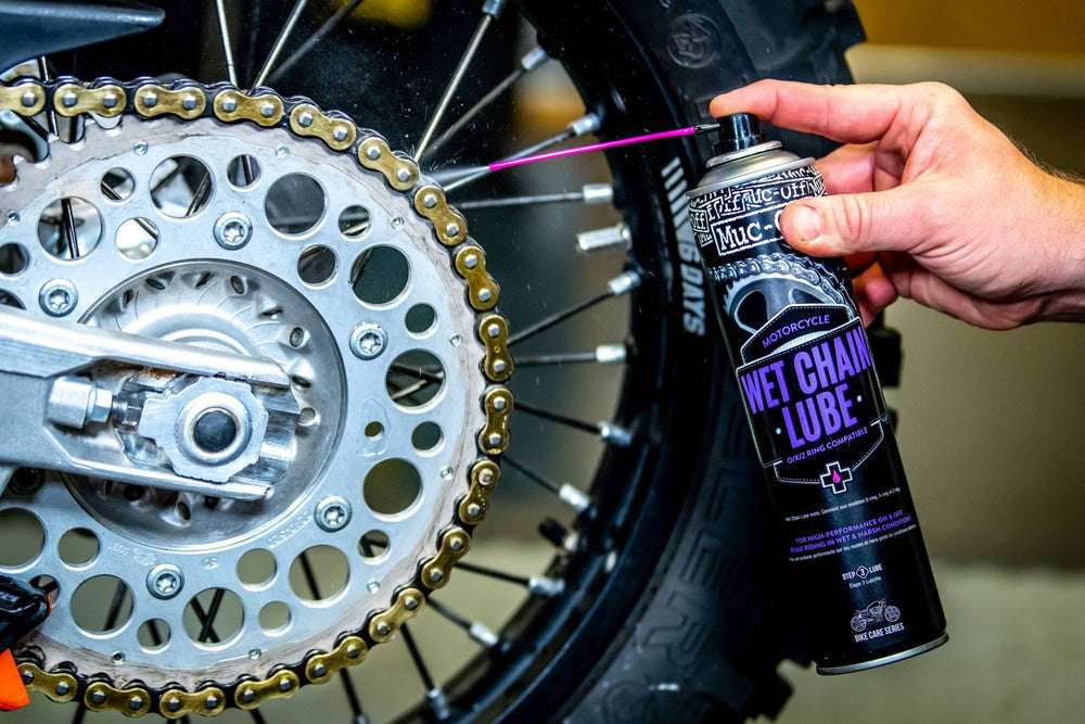 Muc-Off 611 - Voděodolné mazivo na řetězy - 400 ml - Wet Chain Lube