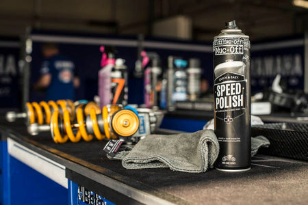Muc-Off 627 - lešticí a voskovací sprej Speed Polish pro všechny povrchy - 400 ml