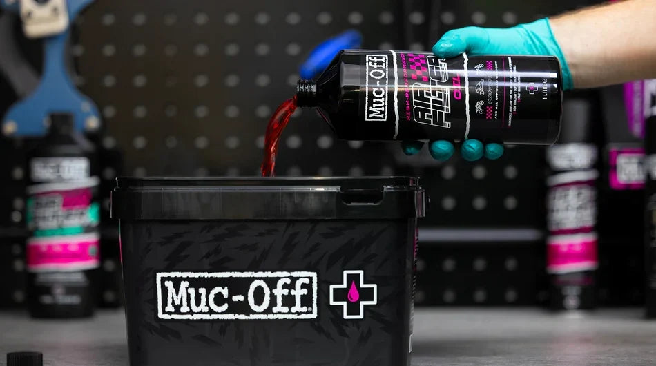 Muc-Off 20156 - Olej pro nasáknutí vzduchového filtru - 1l - Olej pro vzduchové filtry