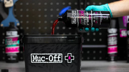 Muc-Off 20156 - Olej pro nasáknutí vzduchového filtru - 1l - Olej pro vzduchové filtry