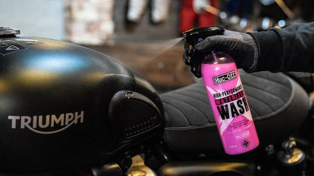 Muc-Off 21593 - Vysoce účinný bezvodý mycí prostředek na motocykly - 250ml - Vysoce účinný bezvodý mycí prostředek